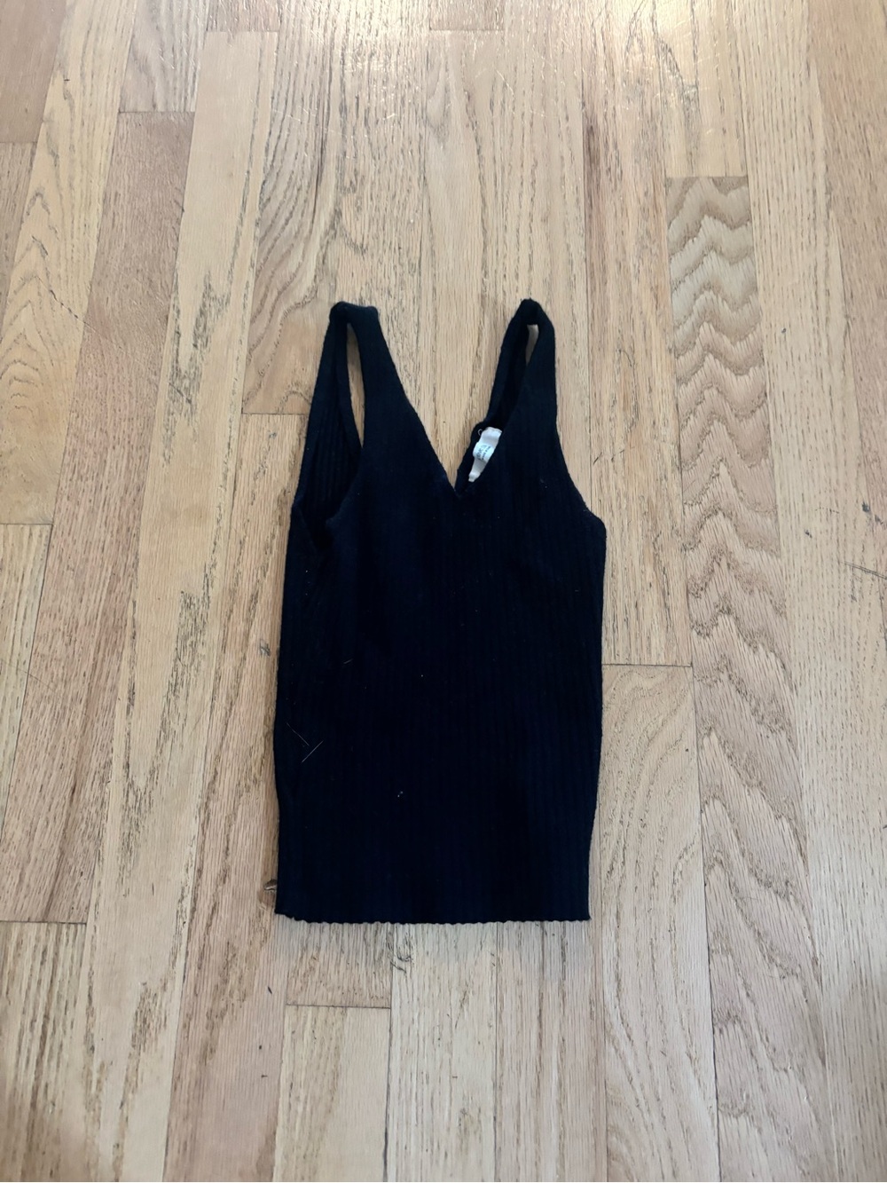 Active USA Black Ribbed V-Neck Slim Tank
